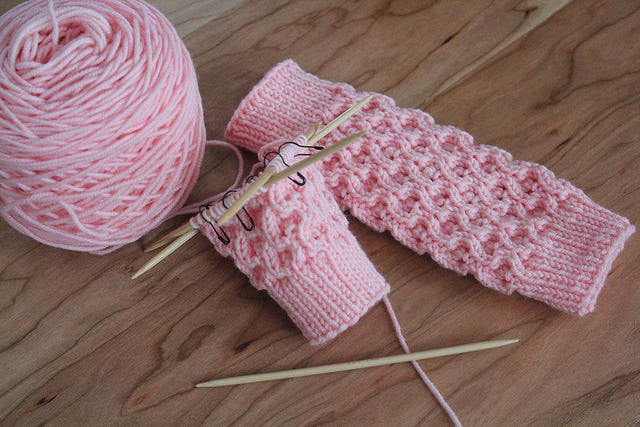 Queen Bee Leg Warmer Kit  |  Pattern + Yarn