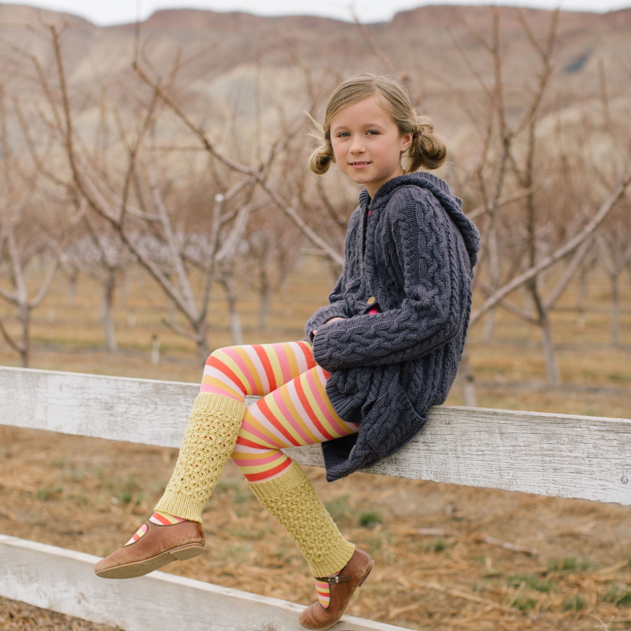 Queen Bee Leg Warmer Kit  |  Pattern + Yarn