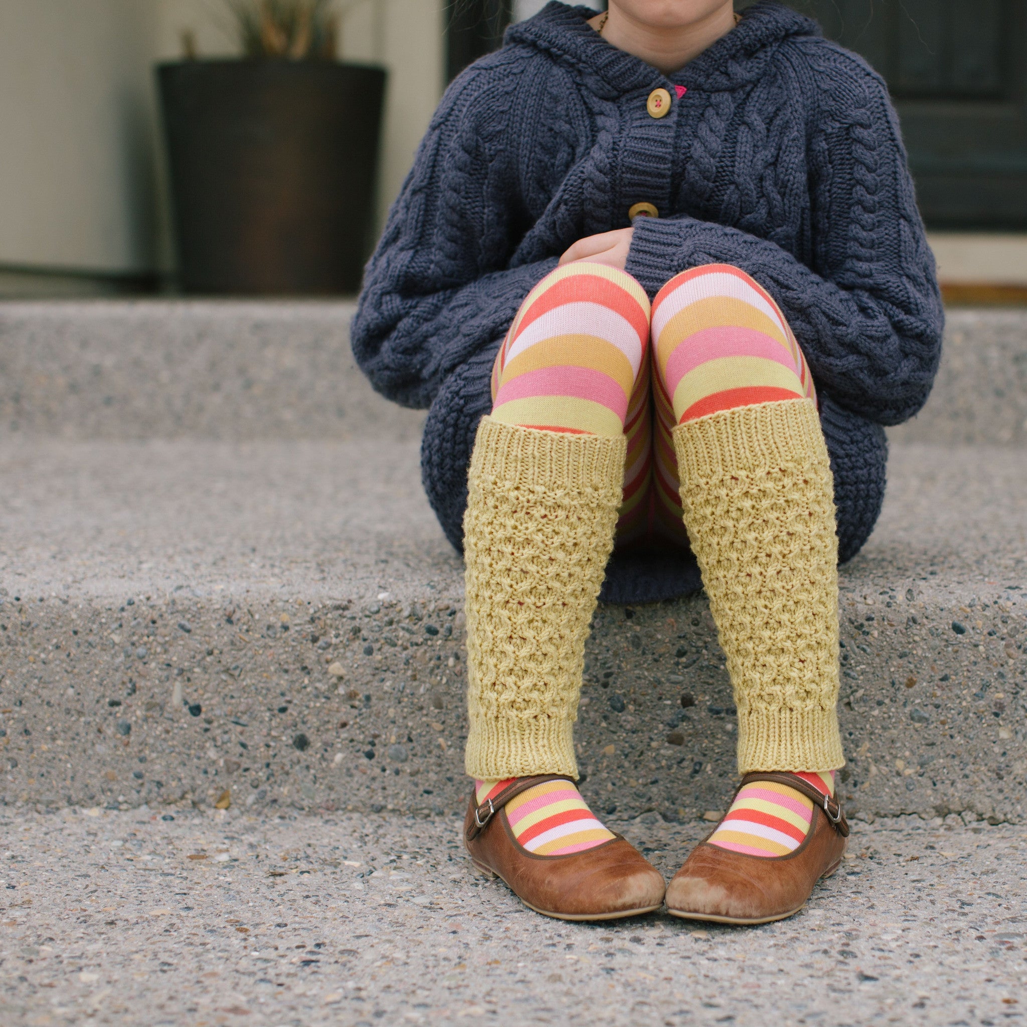 Queen Bee Leg Warmer Kit  |  Pattern + Yarn